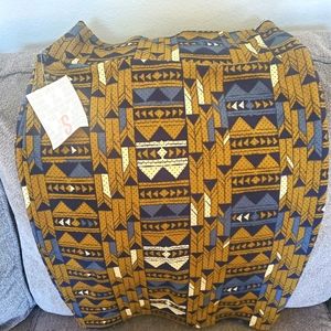 Small Lularoe Cassie skirt brand new with tags